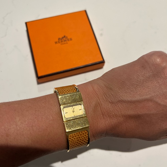 Hermes Bracelet Watch Gold Tone Includes Box - Picture 3 of 7